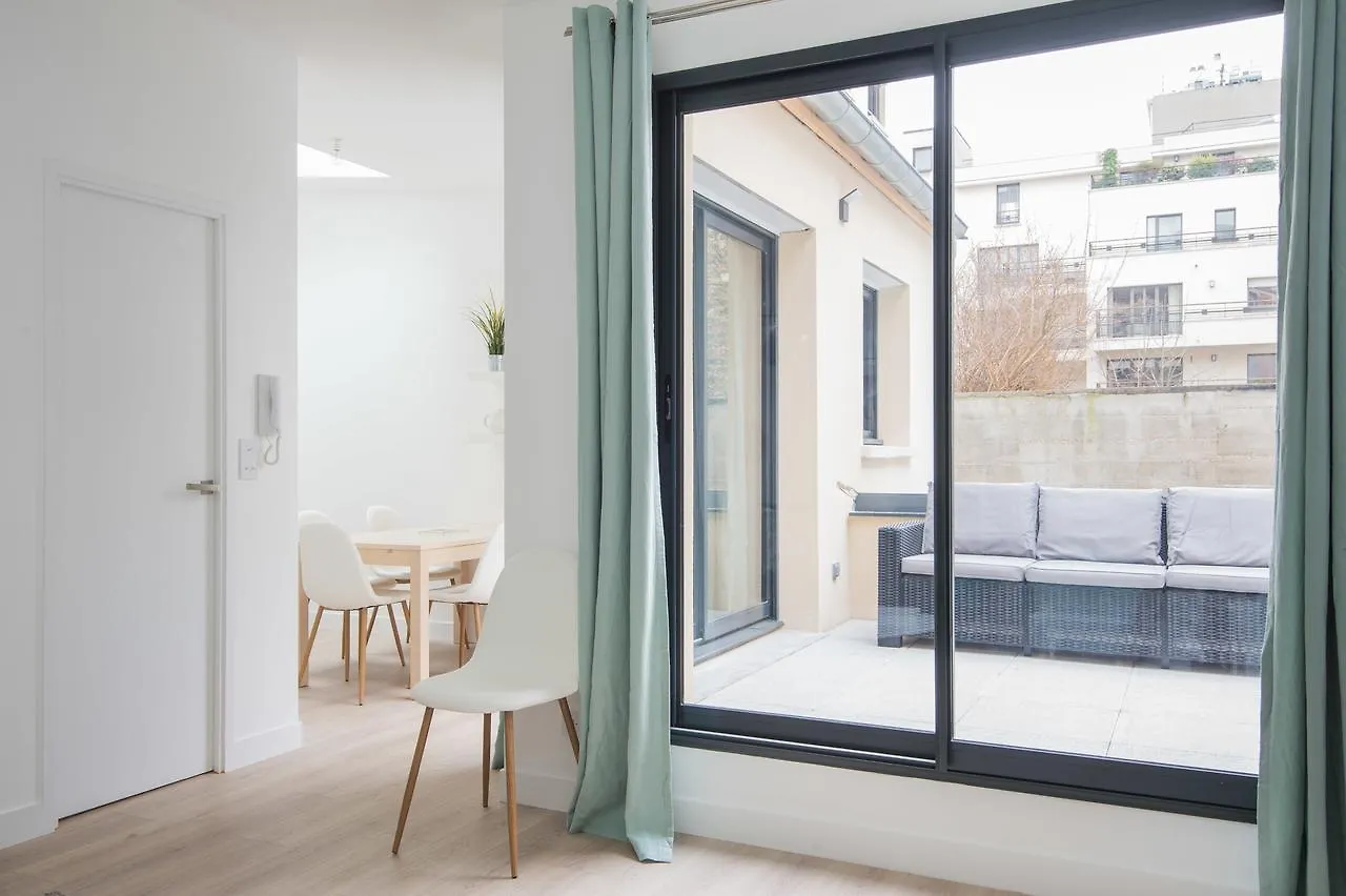 Le Scandinave, F3 Avec Terrasse, Saint Charles * Paris